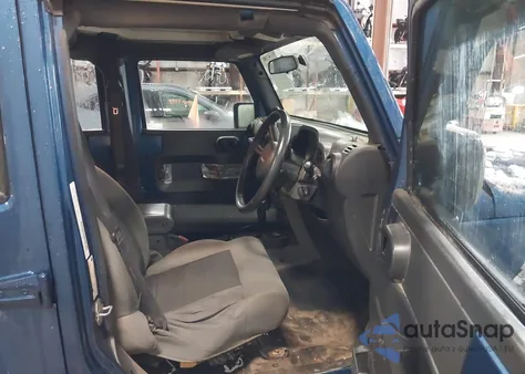 2010 Jeep Wrangler Unlimited Sport Rhd z USA, uszkodzony, nr VIN 1J4BZ3H14AL153083